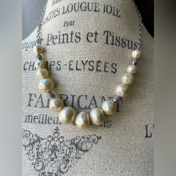 NWT Lia Sophia 17”-22” Pearl Necklace - Picture 4 of 16